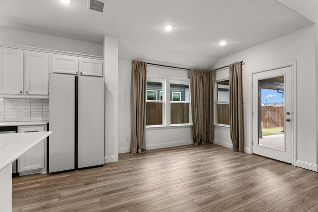 606 Creekview Lane, Lavon, TX 75166