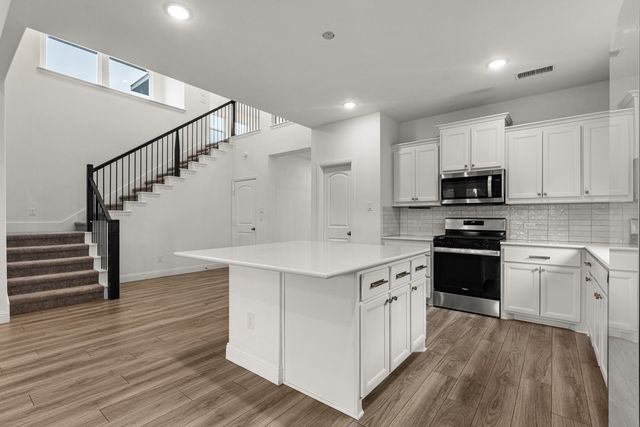 606 Creekview Lane, Lavon, TX 75166