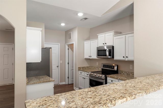 6113 Purbeck Way, Charlotte, NC 28215