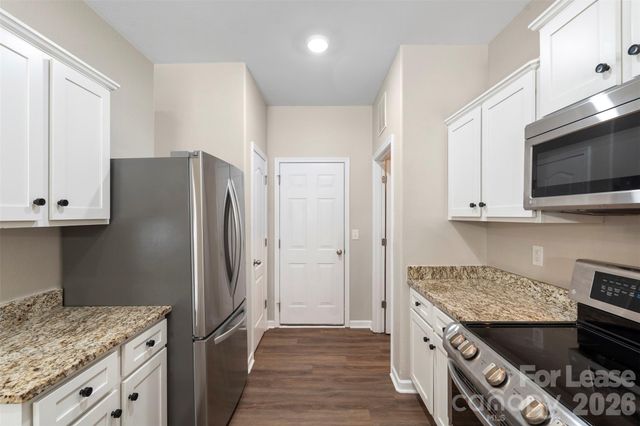 6113 Purbeck Way, Charlotte, NC 28215