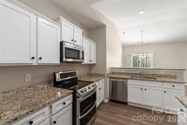 6113 Purbeck Way, Charlotte, NC 28215