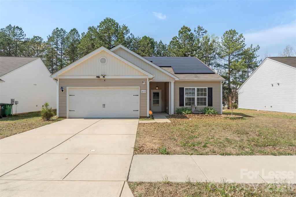 6113 Purbeck Way, Charlotte, NC 28215