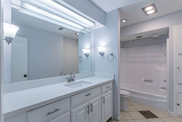 9326 Emberglow Lane, Dallas, TX 75243