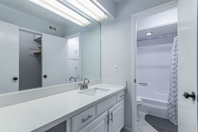 9326 Emberglow Lane, Dallas, TX 75243