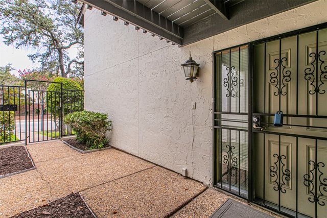 9326 Emberglow Lane, Dallas, TX 75243
