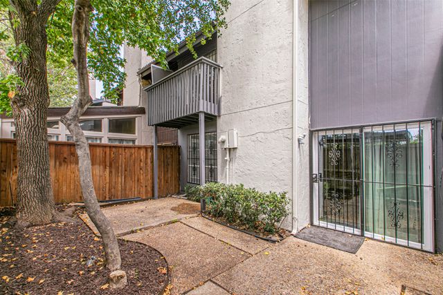 9326 Emberglow Lane, Dallas, TX 75243