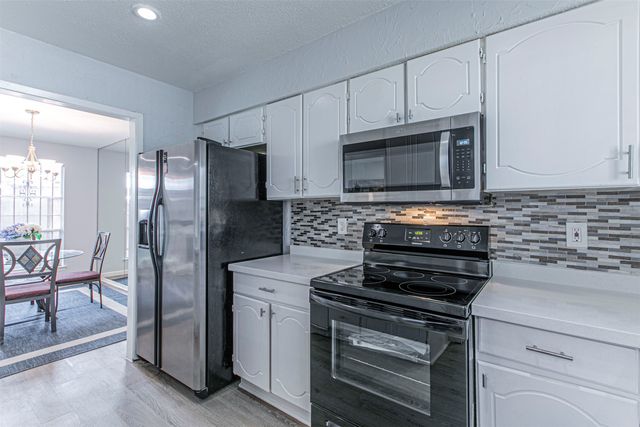 9326 Emberglow Lane, Dallas, TX 75243