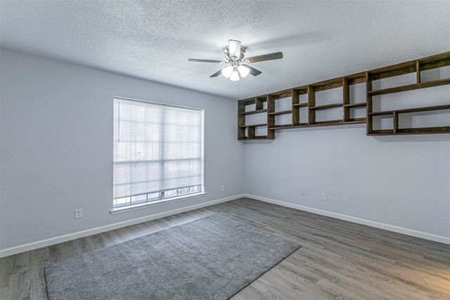 9326 Emberglow Lane, Dallas, TX 75243