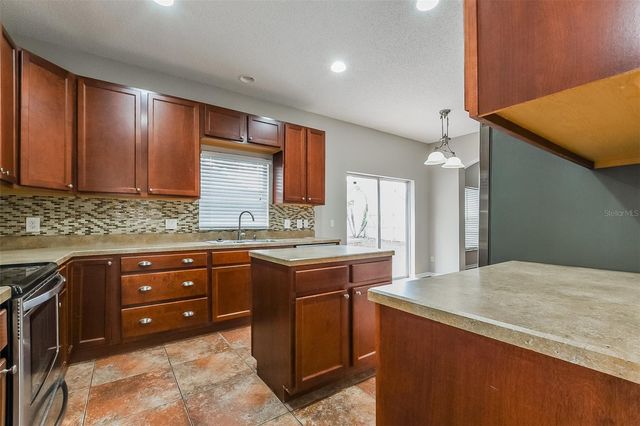 2043 HAMMOCK MOSS DRIVE, Orlando, FL 32820