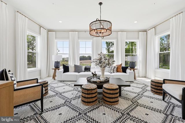 8264 COLLING MANOR CT, Alexandria, VA 22308