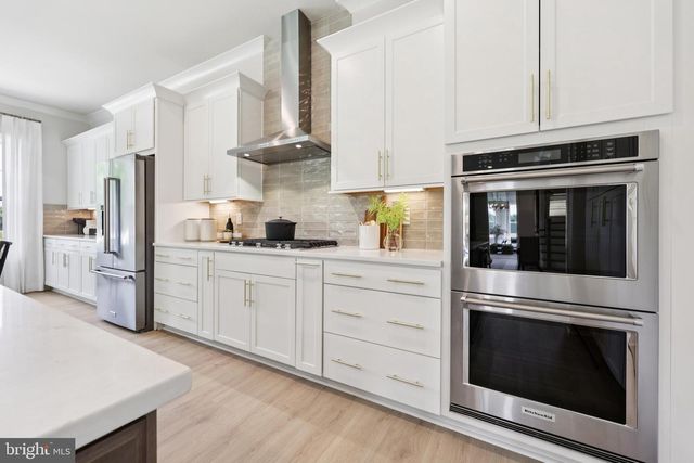 8264 COLLING MANOR CT, Alexandria, VA 22308