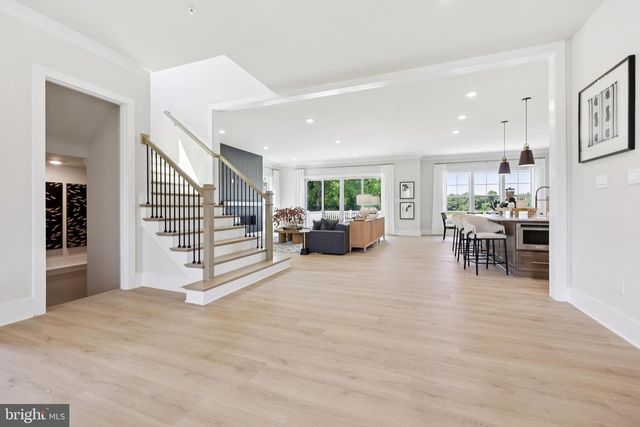 8264 COLLING MANOR CT, Alexandria, VA 22308