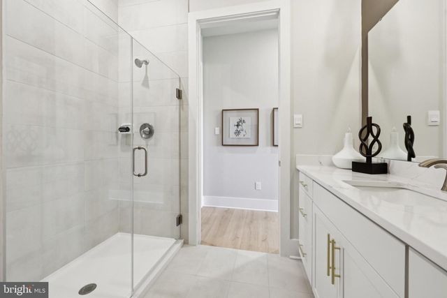 8264 COLLING MANOR CT, Alexandria, VA 22308