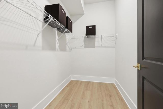 8264 COLLING MANOR CT, Alexandria, VA 22308