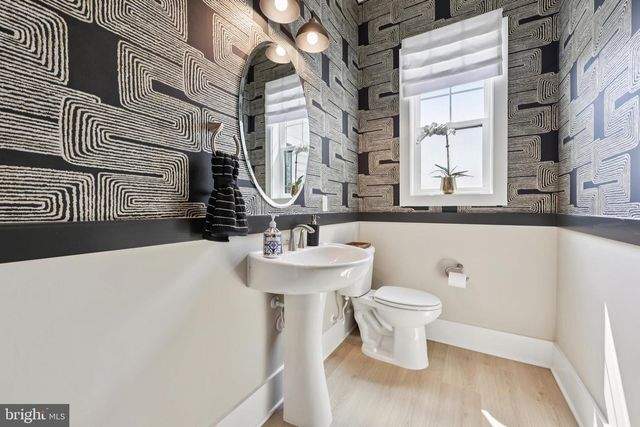 8264 COLLING MANOR CT, Alexandria, VA 22308