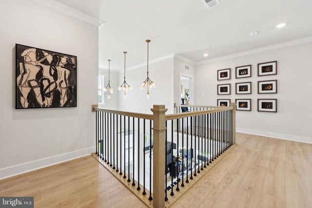 8264 COLLING MANOR CT, Alexandria, VA 22308