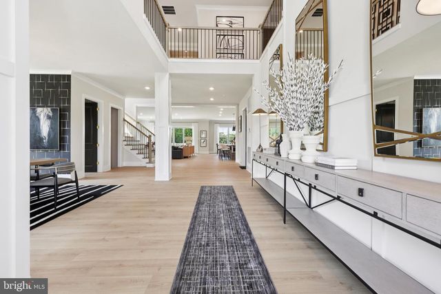 8264 COLLING MANOR CT, Alexandria, VA 22308