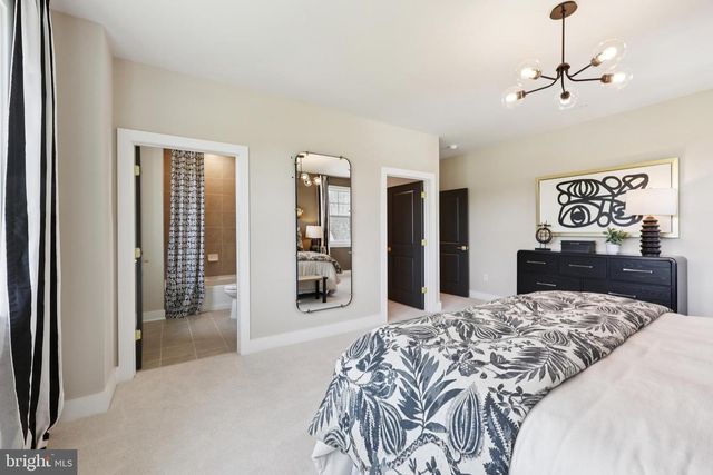 8264 COLLING MANOR CT, Alexandria, VA 22308