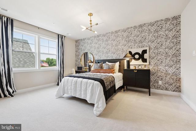 8264 COLLING MANOR CT, Alexandria, VA 22308