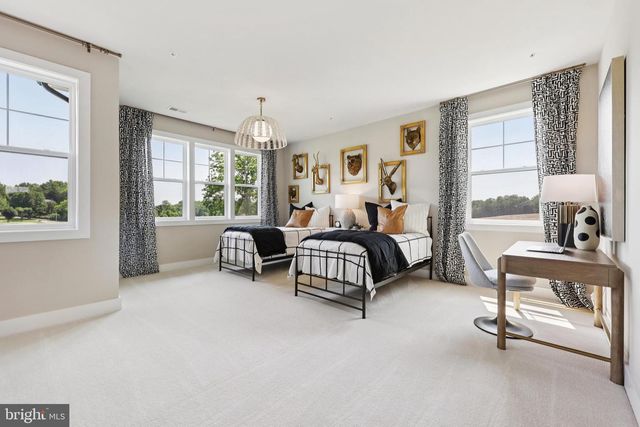 8264 COLLING MANOR CT, Alexandria, VA 22308