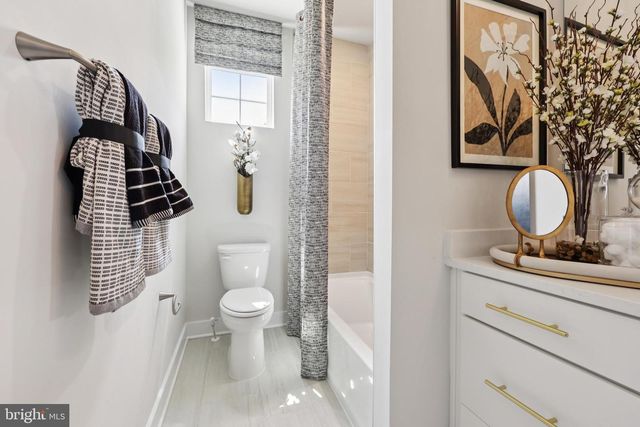 8264 COLLING MANOR CT, Alexandria, VA 22308