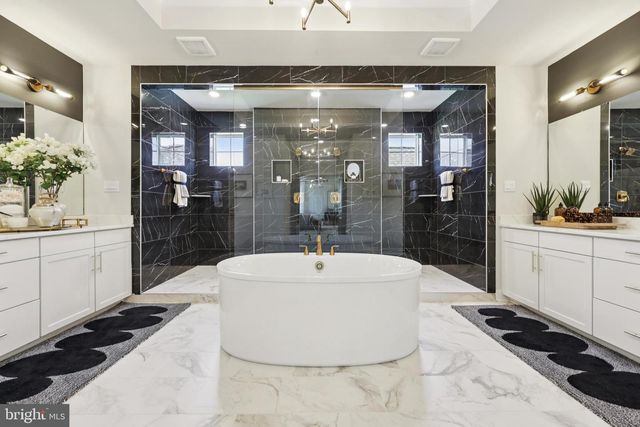 8264 COLLING MANOR CT, Alexandria, VA 22308