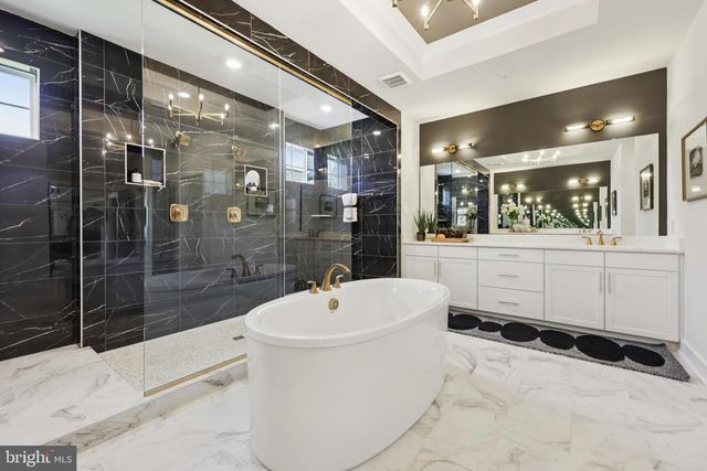 8264 COLLING MANOR CT, Alexandria, VA 22308