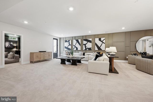 8264 COLLING MANOR CT, Alexandria, VA 22308