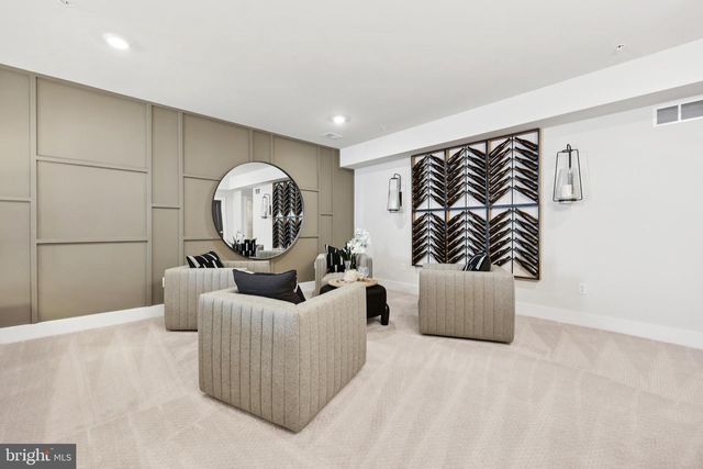 8264 COLLING MANOR CT, Alexandria, VA 22308