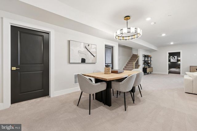 8264 COLLING MANOR CT, Alexandria, VA 22308