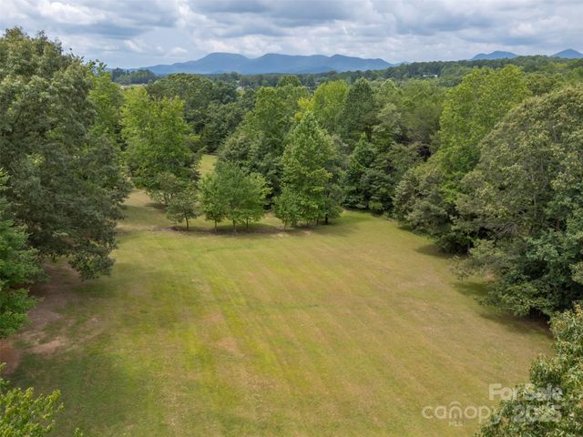 400 Bent Oak Drive, Columbus, NC 28722