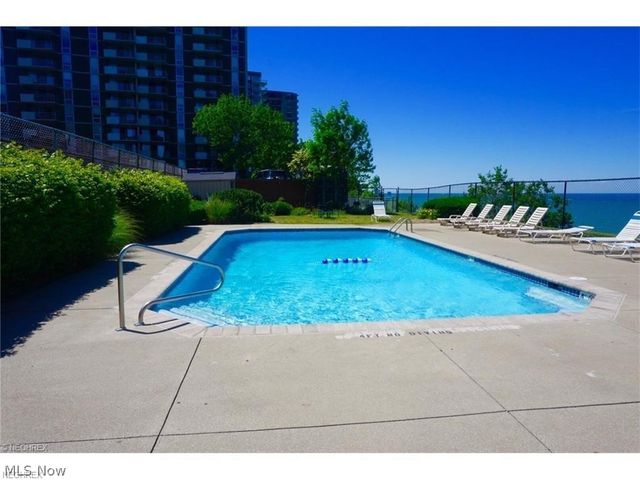 11850 Edgewater Drive 722, Lakewood, OH 44107