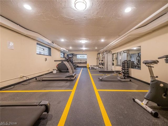 11850 Edgewater Drive 722, Lakewood, OH 44107