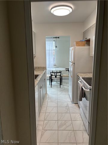 11850 Edgewater Drive 722, Lakewood, OH 44107