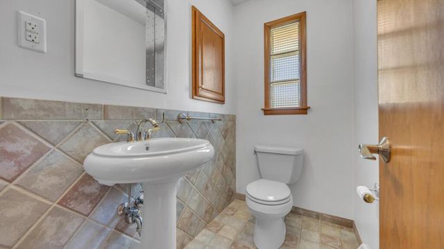 2420 Mayflower AVENUE, Sheboygan, WI 53083