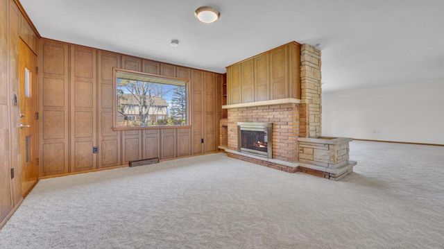 2420 Mayflower AVENUE, Sheboygan, WI 53083