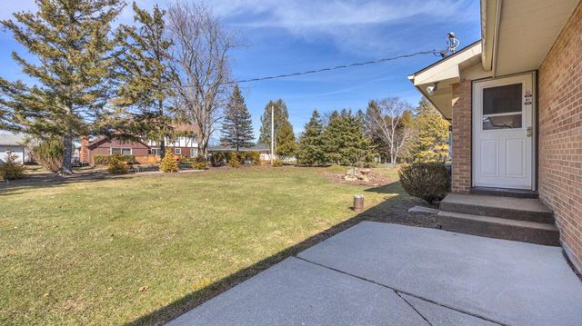 2420 Mayflower AVENUE, Sheboygan, WI 53083