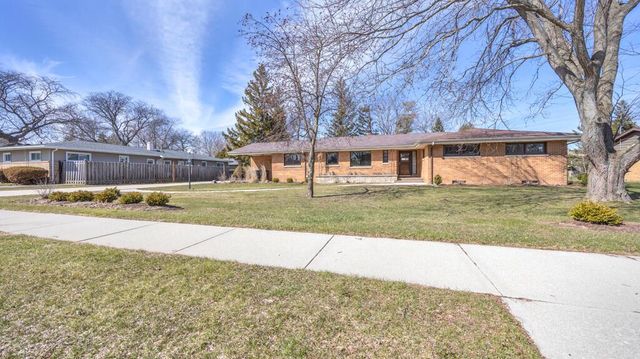 2420 Mayflower AVENUE, Sheboygan, WI 53083