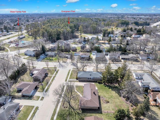 2420 Mayflower AVENUE, Sheboygan, WI 53083