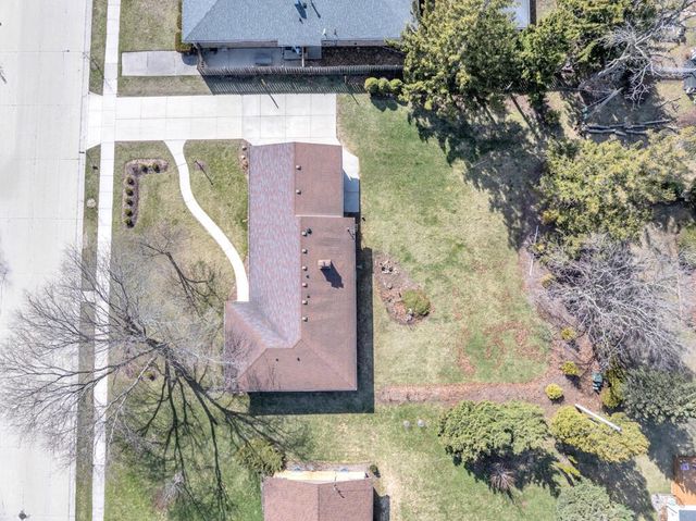 2420 Mayflower AVENUE, Sheboygan, WI 53083