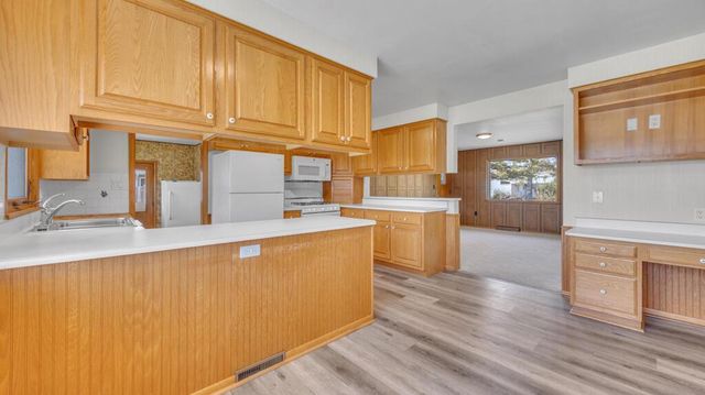 2420 Mayflower AVENUE, Sheboygan, WI 53083