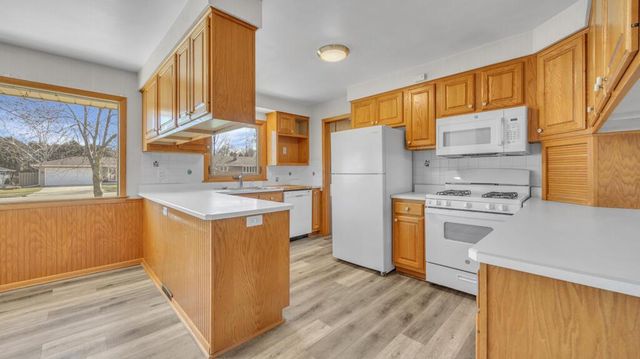 2420 Mayflower AVENUE, Sheboygan, WI 53083