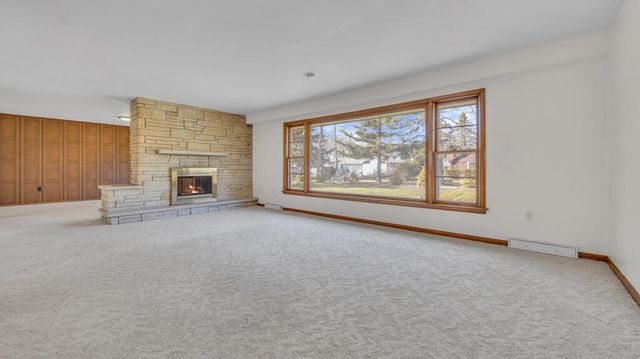 2420 Mayflower AVENUE, Sheboygan, WI 53083