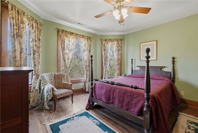 17 Hilton Street, Eureka Springs, AR 72632