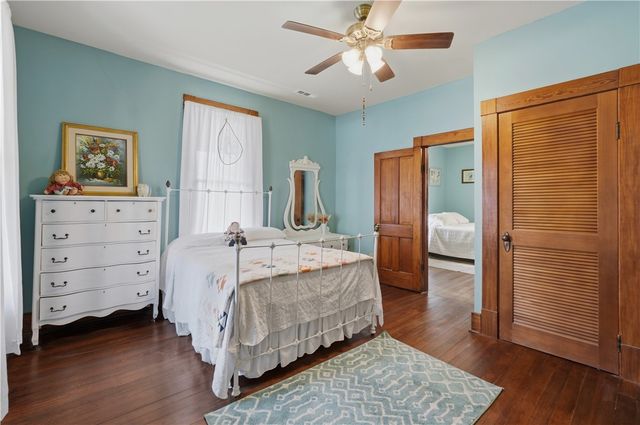 17 Hilton Street, Eureka Springs, AR 72632