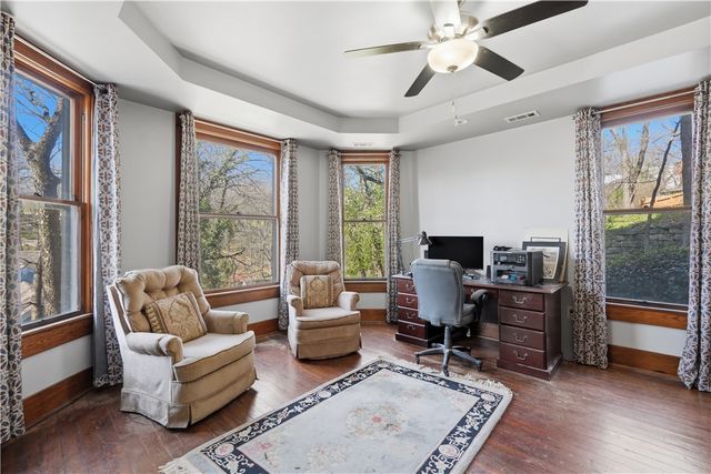 17 Hilton Street, Eureka Springs, AR 72632