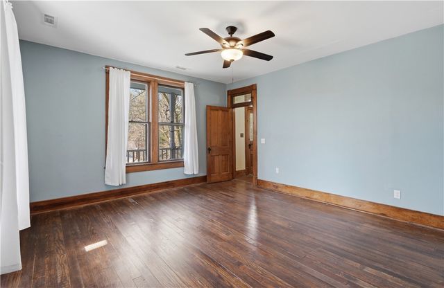17 Hilton Street, Eureka Springs, AR 72632