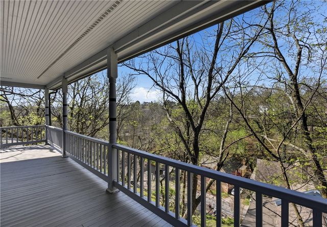 17 Hilton Street, Eureka Springs, AR 72632