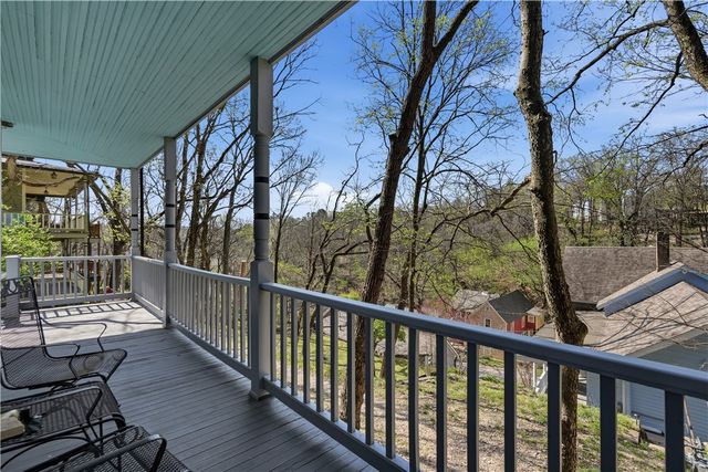 17 Hilton Street, Eureka Springs, AR 72632