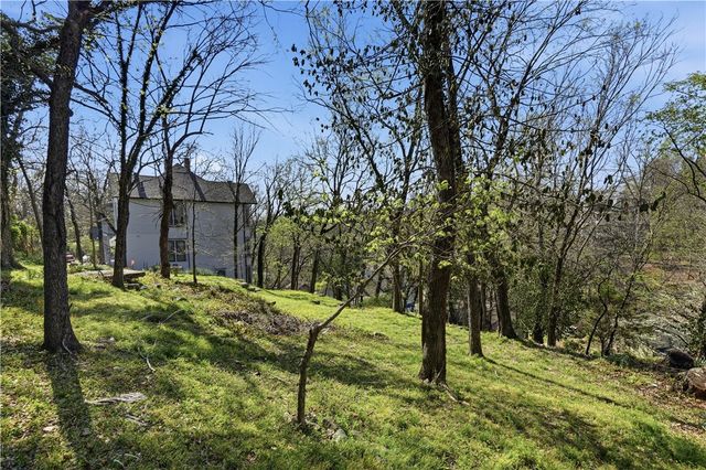 17 Hilton Street, Eureka Springs, AR 72632
